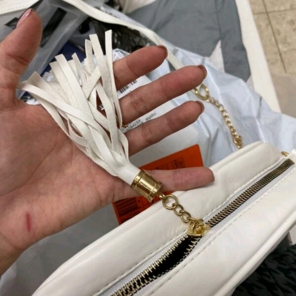 Just In🌸 Chervon Crossbody purse. Women's - Picture 7 of 15